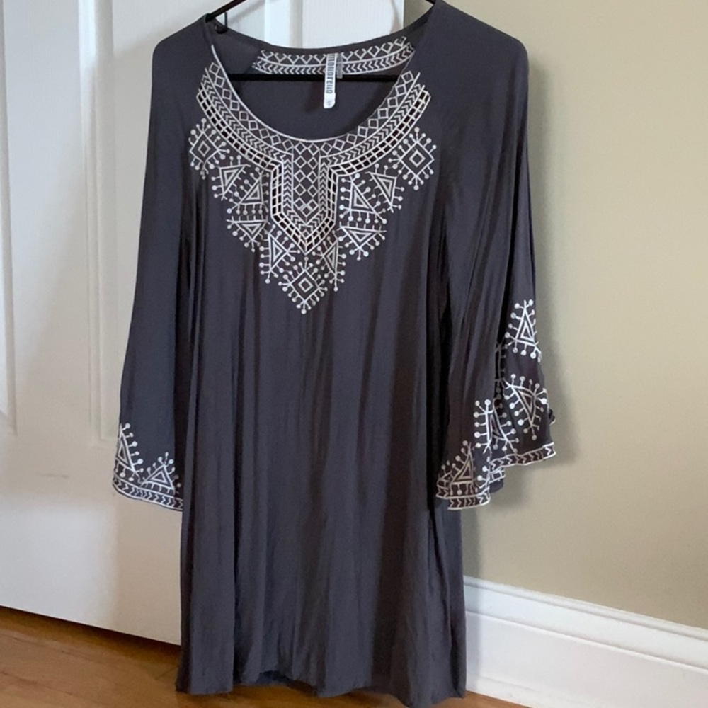 Tunic style with beautiful embroidery!